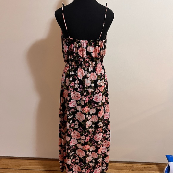 Hug Floral high to low dress - Picture 2 of 4